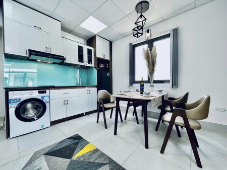 Cho thuê căn hộ 1PN tách bếp ở ngay cầu vượt Hoàng Hoa Thám, P13, Tân Bình, 30m2