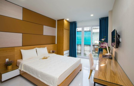 Cho thuê căn hộ studio ban công, Q1, thang máy, gần vòng xoay Cống Quỳnh, ĐH. Sài Gòn, 30m2