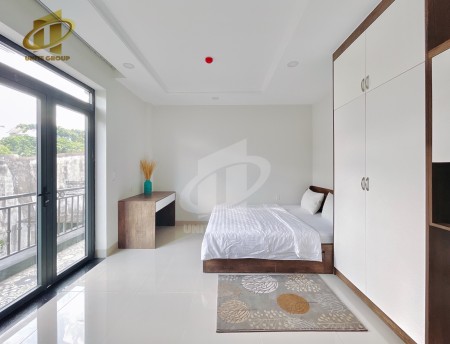 TRỐNG SẴN PHÒNG NHƯ HÌNH BAN CÔNG LỚN ĐẦY ĐỦ NỘI THẤT Ở TÂN QUY Q7, 40m2