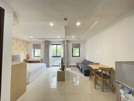 Studio cửa sổ- vách ngăn full nội thất, nội khu Phú Mỹ Hưng, 35m2