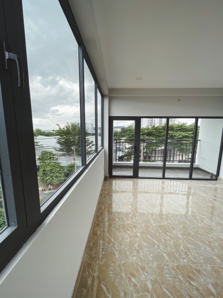 Phòng ban công y hình ngay đại học Công Thương, Tân Phú., 45m2