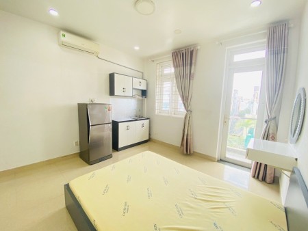 Phòng trọ bancol giá rẻ sát đường Âu Cơ, chợ Tân Bình, thuận tiện ra Trường Chinh, 30m2