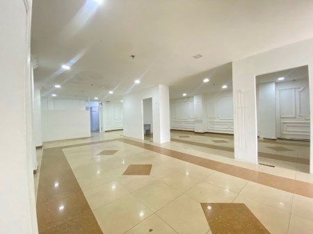 Mặt bằng trệt 2Pn, 1Pk, 2 WC, ngay đầu đường Cộng Hoà , gần chợ Phạm Văn Hai, công viên Hoàng V, 60m2