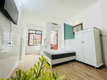 Trống sẵn Studio full nội thất, Ban công, Quận 10, gần Vạn Hạnh Mall, gần Đh Hoa Sen, 30m2