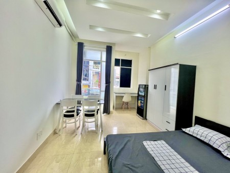 Nguyên căn 2 Phòng Ngủ bancol full nội thất từng phòng, Siêu Phẩm Tân Quy Gần Lotte, 50m2