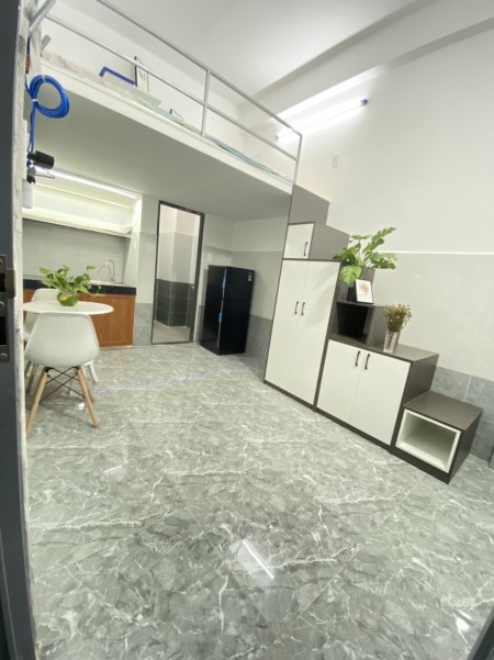 Cho thuê phòng cửa sổ lớn tại P.13 Tân Bình ngay sân bay Tân Sơn Nhấtl, 30m2