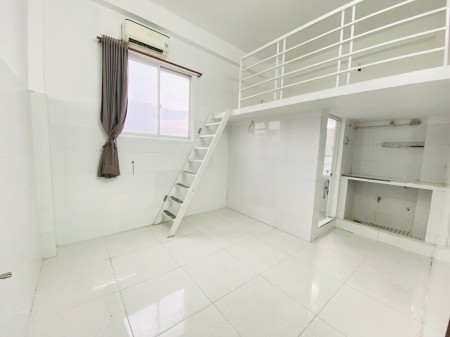 Trống phòng cửa sổ trời thoáng mát, có gác_Đường bạch đằng ngay sân bay tân sơn nhất,đặng văn sâm., 30m2