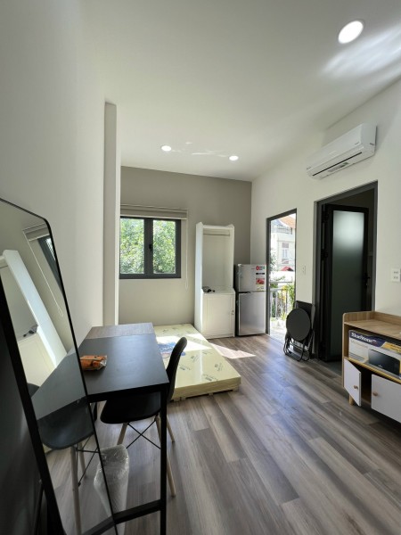 STUDIO BAN CÔNG FULL Nội Thất Cơ Bản Trung Tâm Q7 gần Lotte chỉ vài phút đi xe giá yêu thương, 30m2