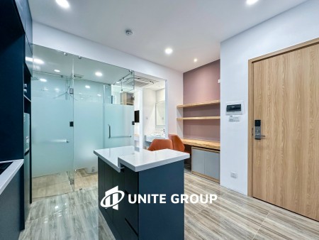 Căn Penthouse 1PN 1PK cao cấp, cửa sổ tách bếp ngay sau CoopMart, 40m2