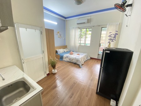 Cho thuê căn hộ 1PN, Nguyễn Thiện Thuật Q3 gần ngã 6 Cộng Hoà có bancong, cửa sổ rộng thoáng mát, 35m2