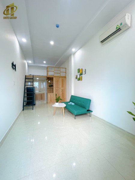 Duplex full nội thất nằm ngay mặt tiền đường Huỳnh Tấn Phát, 30m2