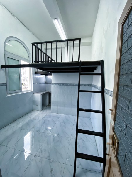 Cho thuê phòng có cửa sổ trời cực thoáng gần Ngã Tư Bảy Hiền giáp Quận 10, 35m2