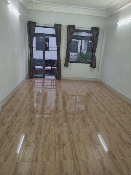 Cho thuê phòng ban công mới 100% 35m2 ngay Hoàng Hoa Thám Tân Bình, 30m2