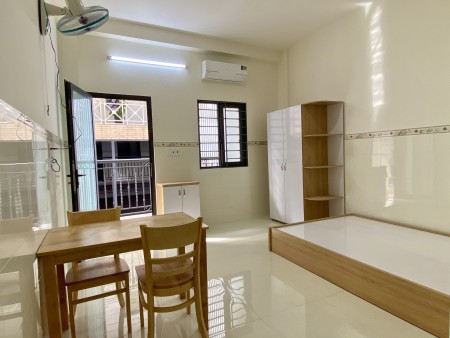 Căn Hộ Ban Công Full Nội Thất Sang Trọng P13 Quận Tân Bình, 30m2