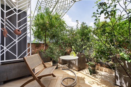 Cho thuê căn penthouse Q1, ban công, tách bếp, sân vườn cực đẹp, gần chợ Tân Định, CV Lê Văn Tám, 45m2