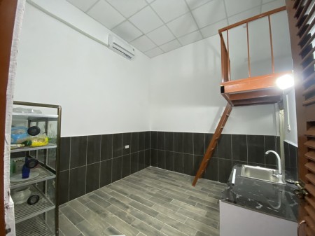 Cho Thuê Phòng Gác Cao _ Quận 5 _ Full Nội Thất , Cửa Sổ Thoáng, 35m2