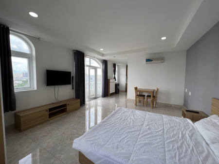 TRỐNG SẴN PHÒNG BAN CÔNG LỚN FULL NỘI THẤT KẾ BÊN PHÚ MỸ HƯNG Q7, 50m2