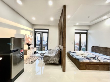 Studio có vách ngăn, ban công- gần Lotte quận 7, 35m2
