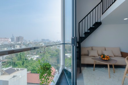 TRỐNG SẴN PHÒNG GÁC CAO BAN CÔNG LỚN FULL NỘI THẤT NAY LOTTE Q7, 40m2