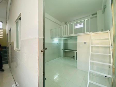 Ngay Tân Bình _ Trống 1 Căn Giá Sinh Viên _ Mới Toanh Dọn Vào Ở Liền, 30m2