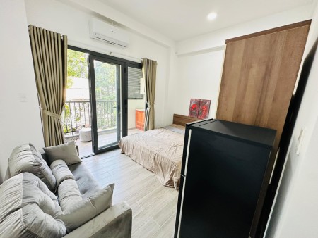 Căn hộ ban công, bếp tách riêng, gần Trần Hưng Đạo Q1, 28m2