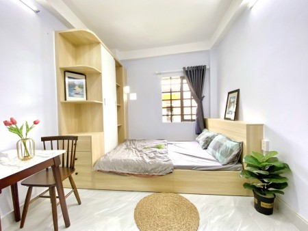 Cho Thuê Căn Cửa Sổ Thoáng Full Nội Thất Tách Bếp Tại P6 Quận Tân Bình, 30m2