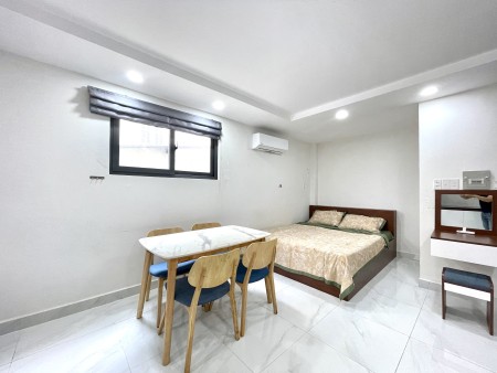 Căn hộ studio cửa sổ thoáng mát Quận 5, 35m2