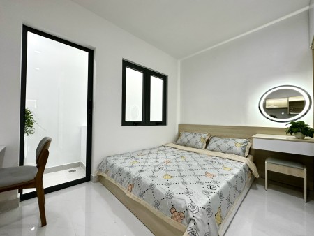 Trống sẵn Studio full nội thất, cửa sổ, Quận 10, gần Nhà hát Hoà Bình, gần Vạn Hạnh Mall, 35m2