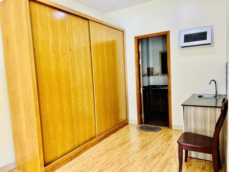 Studio ban công, Q7, gần Lotte, SC vivo, Đh marketing, khu chế xuất tân thuận, cầu tân thuận., 40m2