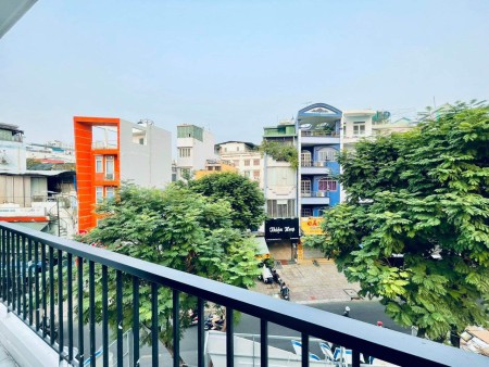 Trống lại căn hộ studio cửa sổ Q3 gần Vòng xoay Dân chủ, tòa nhà Viettel, 30m2