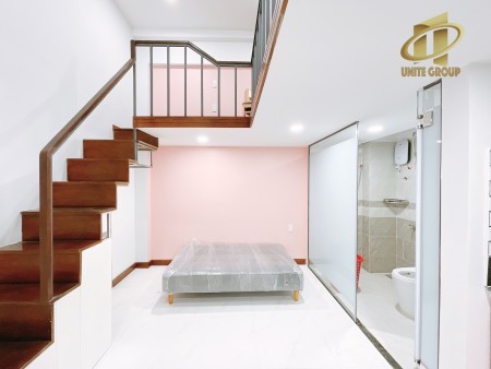 Căn hộ duplex với tông màu hông và trắng mộng mơ ở Q7, 35m2
