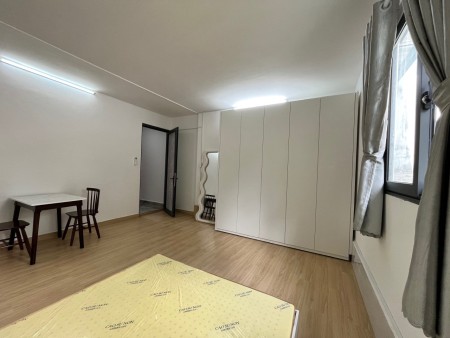 Cho thuê căn 1 phòng ngủ Quận 5 , gần ĐH Kinh Tế UEH, 40m2