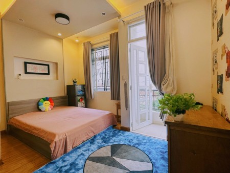 Căn Ban Công Cộng Hoà Tân Bình Gần Sân Bay, 40m2