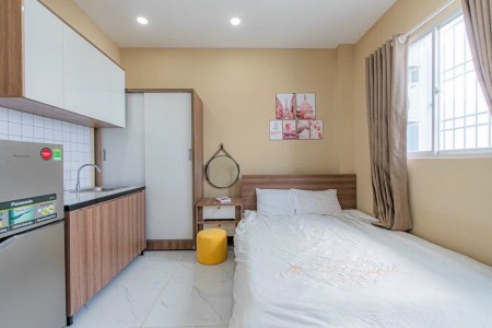 Cho Thuê Căn Hộ Dịch Vụ Studio Ban Công Full Nội Thất Gần Lotte Mart - ĐH TDT - RMIT Quận 7, 25m2