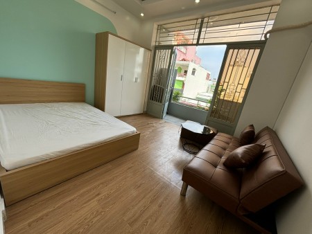 Cho thuê căn hộ quận 4 1PN bancony , gần đại học Luật , gần cầu Kênh Tẻ, 40m2