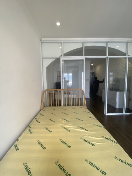 Cho Thuê căn hộ Studio full nội thất, tách bếp, ban công siêu rộng Nguyễn Trường Tộ, Q4, gần ĐH Luật, 35m2