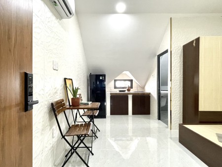 Stuido có cửa sổ full nội thất Huỳnh Tấn Phát, Q7 gần Cresent Mall, ĐH RMIT, ĐH TDT. Hay được gọi là, 30m2