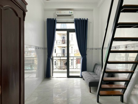 Căn Hộ Duplex Ban Công - Full nội thất ngay chợ Lý Phục Man, 35m2