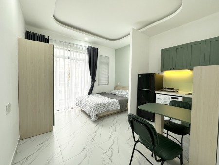 Cho thuê căn hộ studio ban công, Q10 gần Huflit, ĐH. Bách Khoa, ĐH. Y Khoa PNT, CV Lê Thị Riêng, 30m2