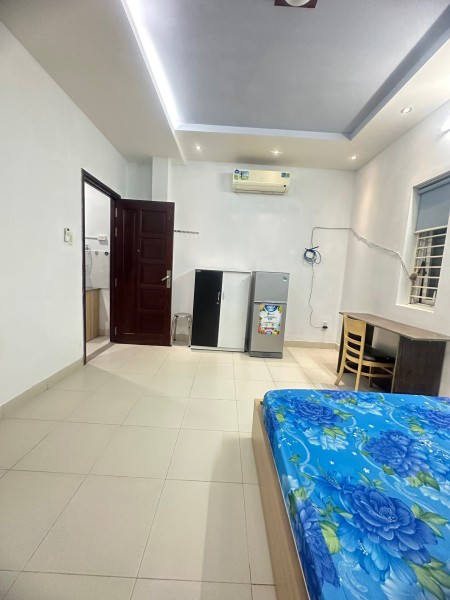 Cho Thuê căn hộ full nội thất (Lầu 1 cửa sổ view ngoài), Gần Bách Khoa. Y dược. UEH cũng gần, 30m2
