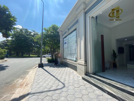 Căn hộ STUDIO nằm ngay mặt tiền Phú Mỹ Hưng, 40m2