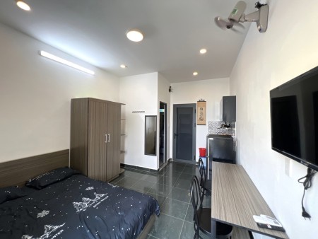 TRỐNG LẠI CĂN STUDIO FULL NỘI THẤT MỚI 99% FULL NỘI THẤT CÓ CẢ BAN CÔNG NGAY TRUNG TÂM QUẬN 10, 45m2