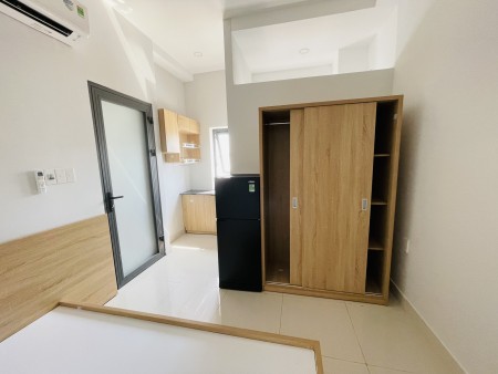 Cho thuê căn hộ studio, full nội thất, gần Gigamall, Đại học UEH Q10, 25m2