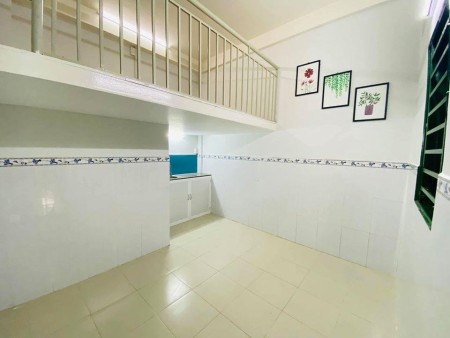 Cho thuê phòng trọ giá rẻ có Máy lạnh gác Gần Sân Bay Tân Bình, 25m2