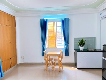Căn hộ 1PN +Phòng khách riêng biệt + Có Ban Công + Giá rẻ + ở 3-4 ngừoi vô tư - Tân Bình, 40m2