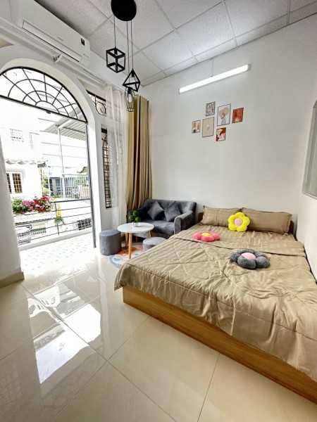 Căn Hộ Mới Ban Công Full Nội Thất Tách Bếp Kế Sân Bay Tân Sơn Nhất, 35m2