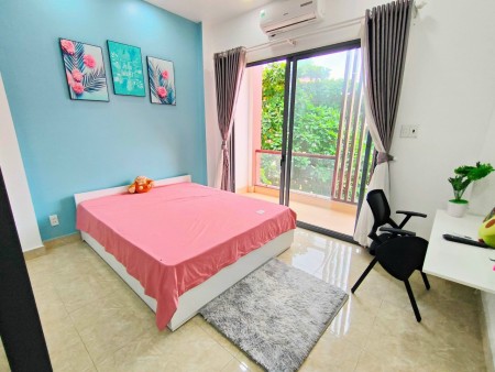 Cho thuê phòng trọ, 1PN, ban công, view đỉnh, gần các Trường đại học , UEF, Hutech, Hồng Bàng Quận 1, 40m2