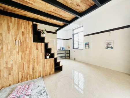 Phòng Duplex 30m2 có sổ lớn và ban công Tân Phú, 30m2