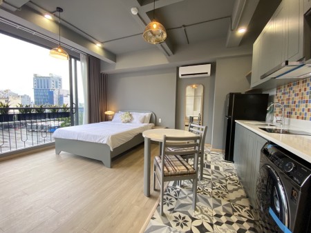 Studio full nội thất cửa sổ lớn gần sân bay, 35m2