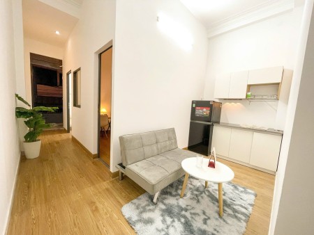 Căn hộ 2PN Bang công Thoáng mát ,cửa sổ lớn phòng ngủ Cách Sân bay 5p đi Bộ, 35m2